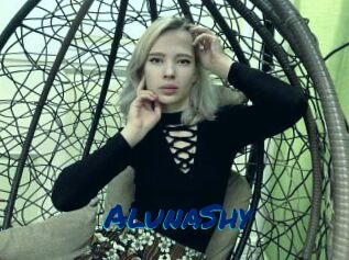AlunaShy