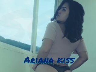Ariana_kiss