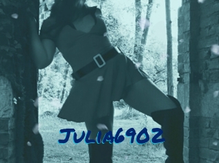 Julia6902