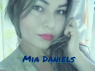 Mia_Daniels