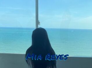 Mia_Reyes