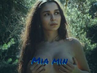Mia_min
