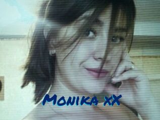 Monika_xX