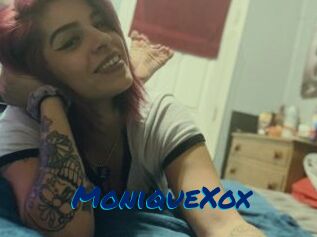 MoniqueXox