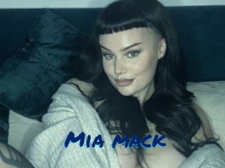 Mia_mack