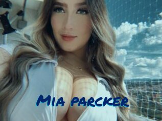 Mia_parcker