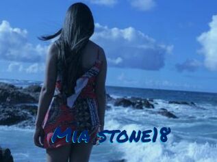 Mia_stone18