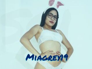 Miagrey19