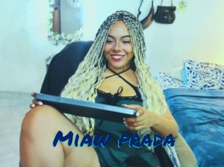 Miaw_prada