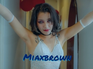 Miaxbrown