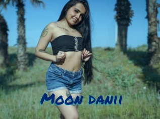 Moon_danii