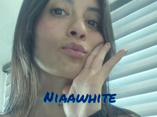 Niaawhite