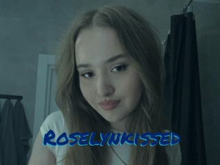 Roselynkissed