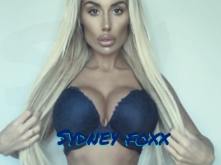 Sydney_foxx