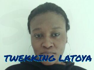 TWEKKING_LATOYA Sexe City