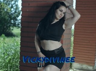 Vickydivinee